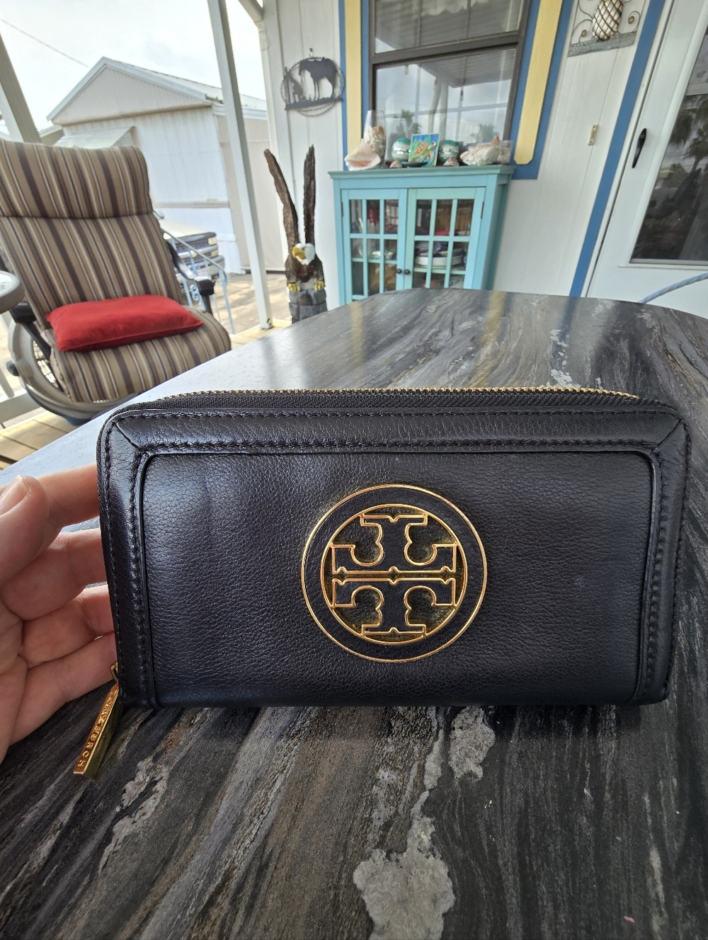 Tory Burch Black Leather Zip-Around Wallet with Gold Logo Emblem EUC 8x4.5